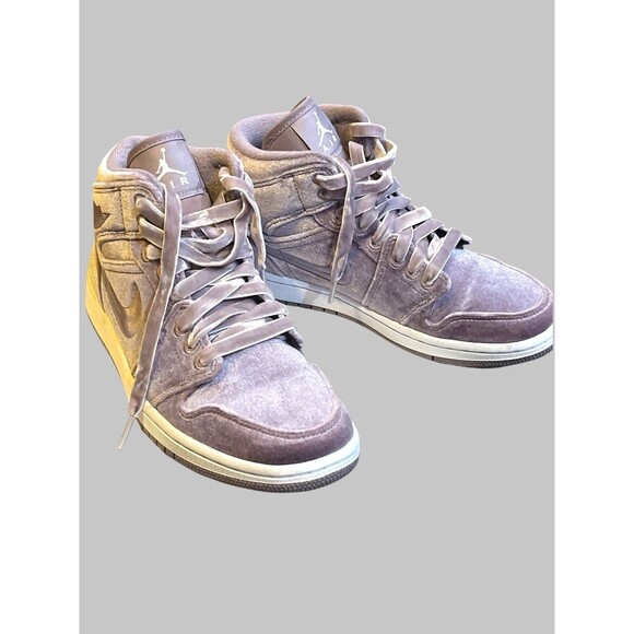 Nike Lavender High-Top Sneakers in Box - Picture 6 of 10